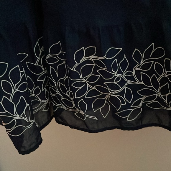 Gap navy long summer dress with white floral stitching. Fully lined. - Picture 3 of 3